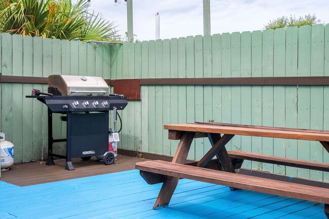 Building Photo - 4431 Luke Ave