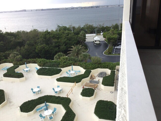 Building Photo - 5280 N Ocean Dr