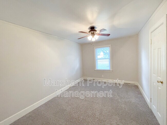 Building Photo - 22 Brownwood Dr