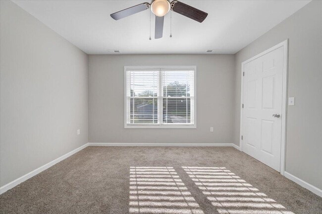 Building Photo - 1702 Baldwin Ave NE