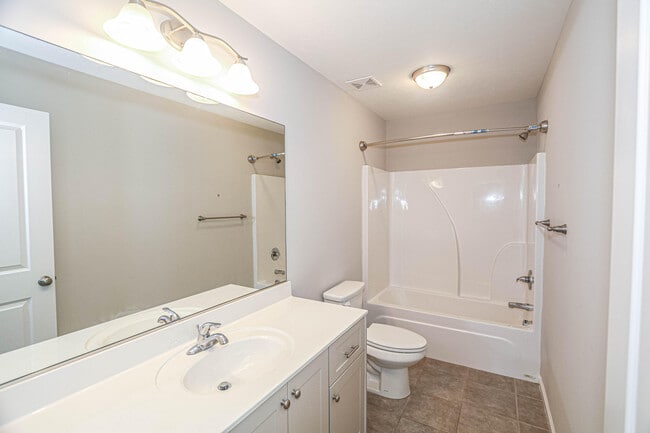 Building Photo - 987 Glenhaven Dr