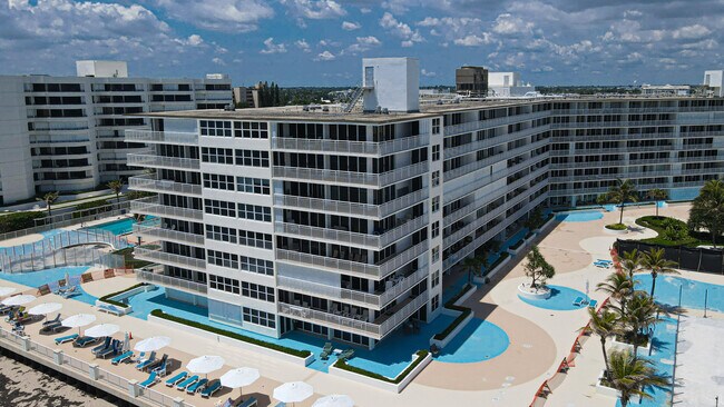 Building Photo - 3546 S Ocean Blvd