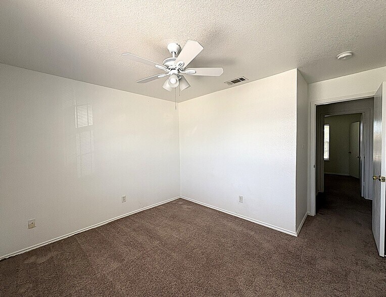 Building Photo - 5709 Redstone Dr
