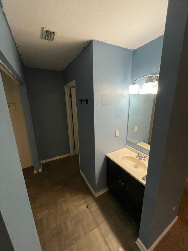 Building Photo - Cute 2006 Home!