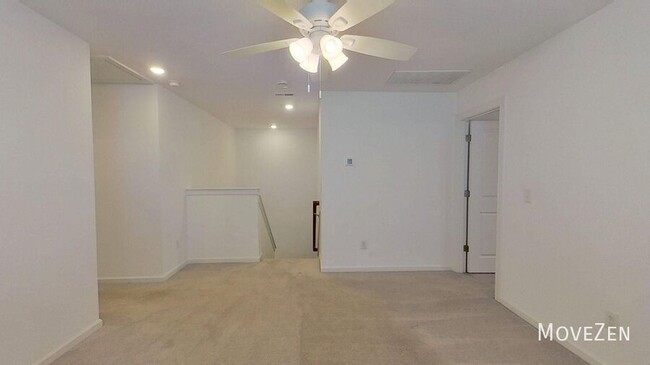 Building Photo - 227 Sweetbay Tree Dr