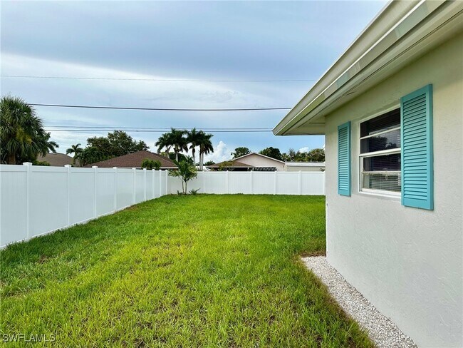 Building Photo - 649 93rd Ave N
