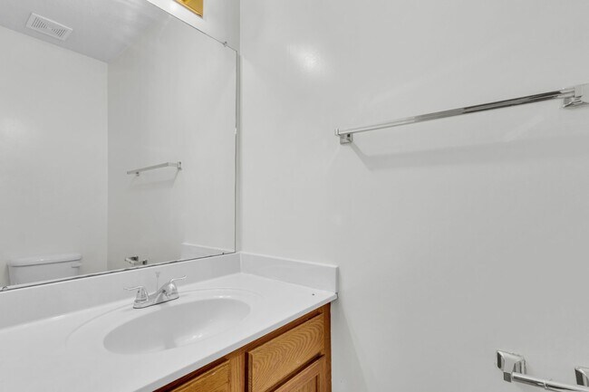 Building Photo - 289 Stateline Road - Oak Grove