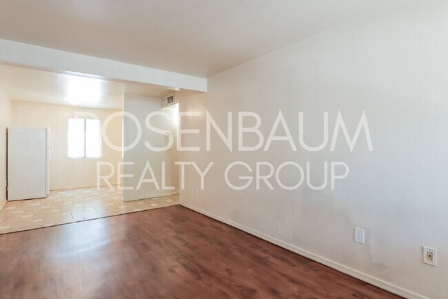 Building Photo - Charming 1-bedroom, 1-bath downstairs apar...