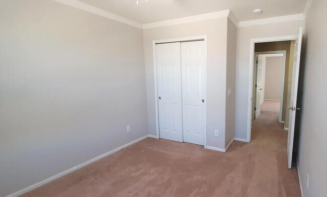 Building Photo - Beautiful 3 bedroom home for rent!