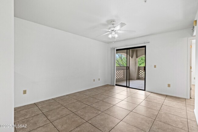 Building Photo - 5751 N Kolb Rd