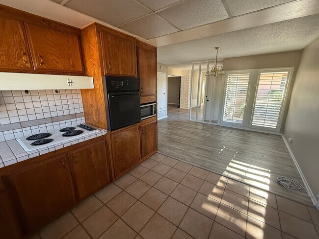 Building Photo - Victorville Green Tree Home- Refurbished 4 Bedrooms, 2 Bathrooms, New Paint,