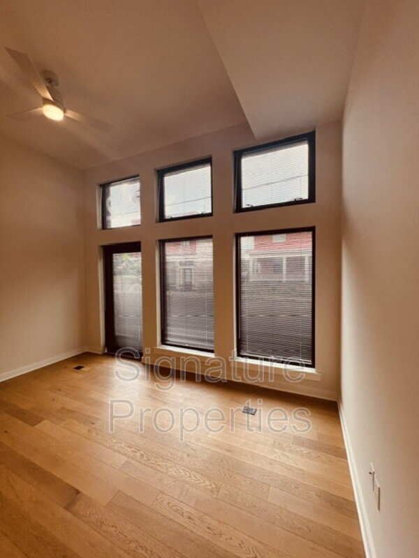 Building Photo - 712 High St