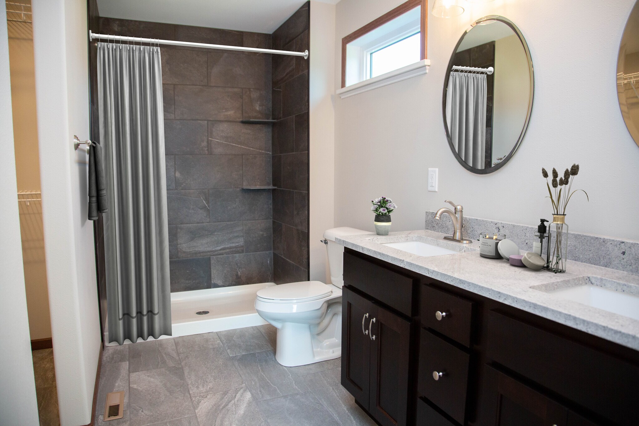 Master Bath - 2163 Black Foot Ln