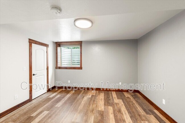 Building Photo - 102 Buffalo Square Ct
