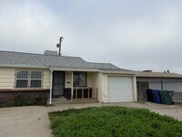 Building Photo - Single Story 2BR Home in Sacramento- $1,750, utilities included
