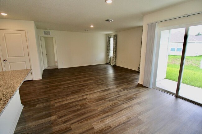 Building Photo - 4BR/2BA in Woodbine, GA