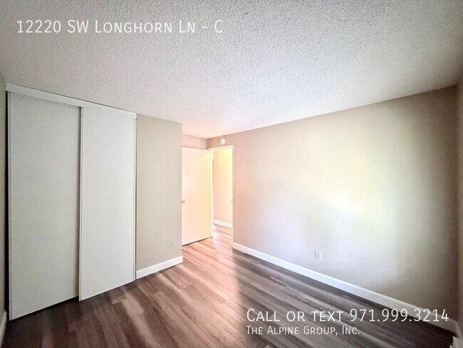 Building Photo - 12220 SW Longhorn Ln