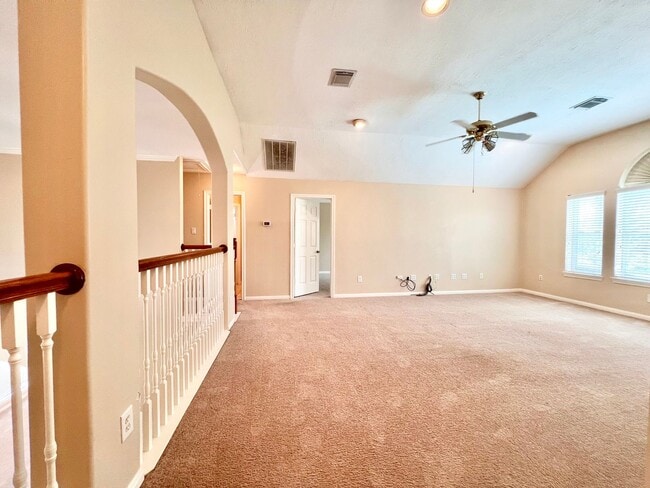 Building Photo - 16735 Village View Trail