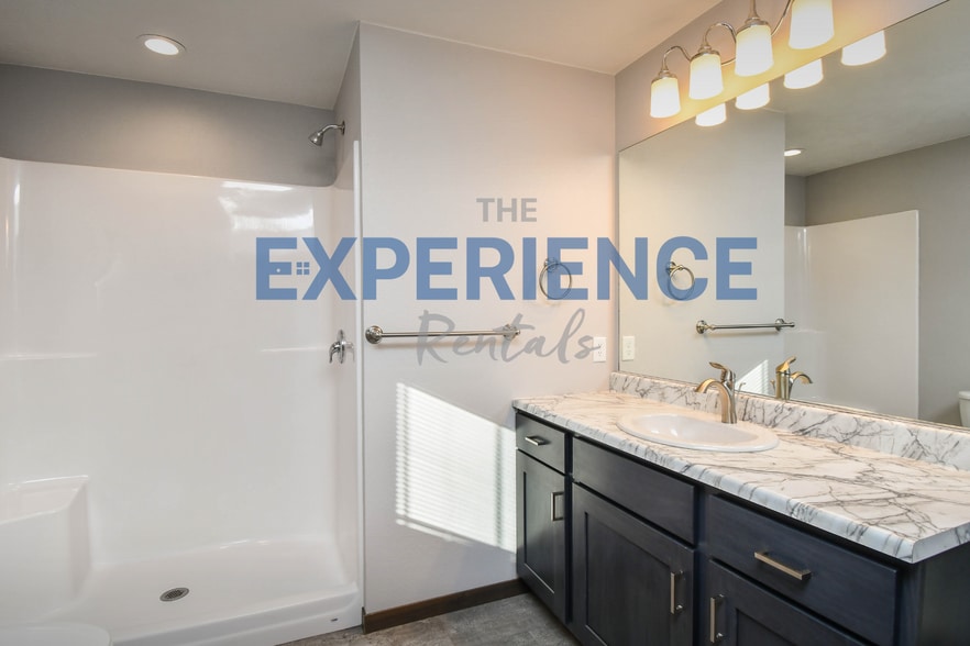 Building Photo - 3501 S Outfield Cir