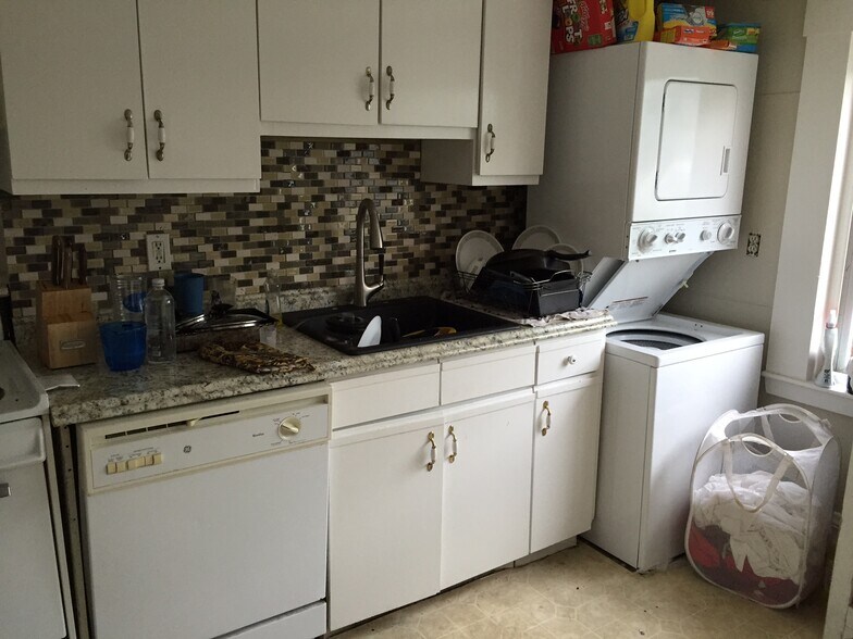 Building Photo - 276 Main St