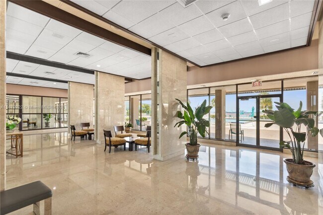 Building Photo - 300 Bayview Dr