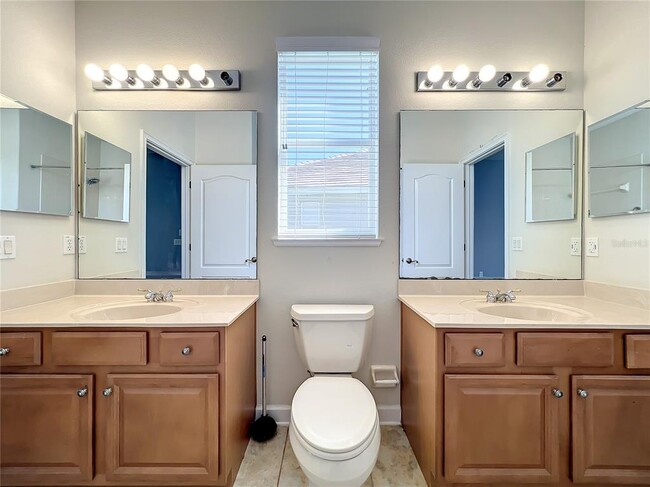 Building Photo - 10041 Oak Quarry Dr