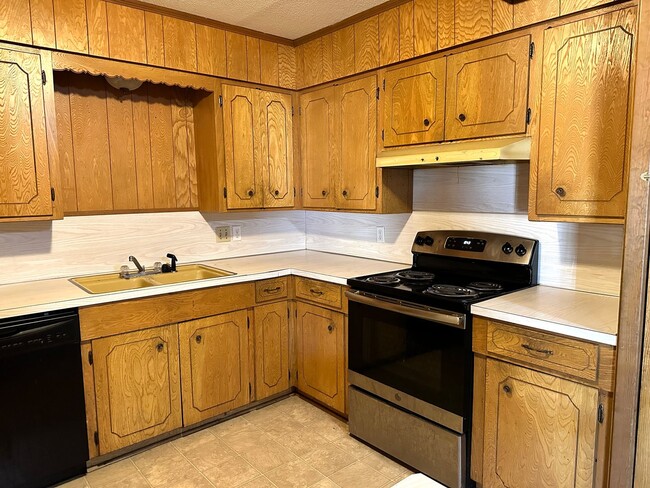 Building Photo - 706 Manson St