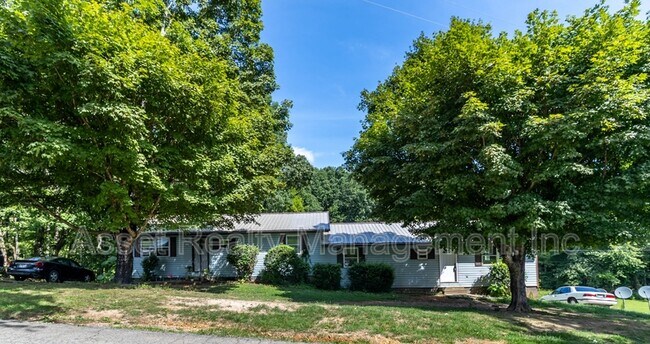 Building Photo - 221 Pattie Gap Rd