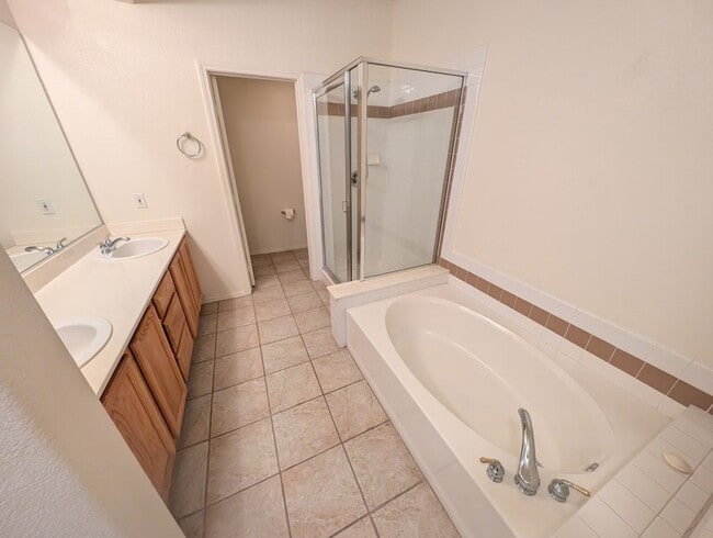 Building Photo - 820 Titan Peak Pl