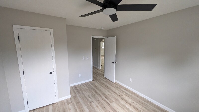 Building Photo - 2302 W Olive St