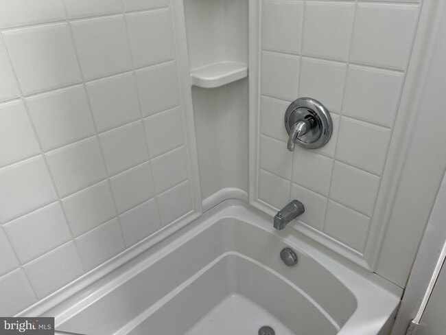 Building Photo - 213 Alnus St