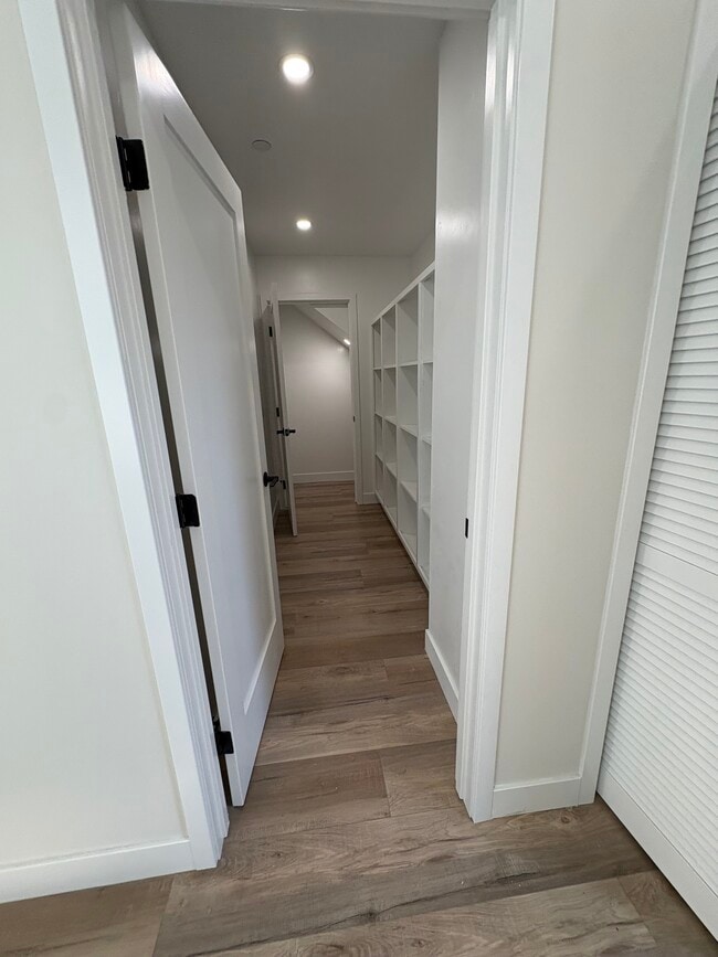 Building Photo - 258 Donax Ave