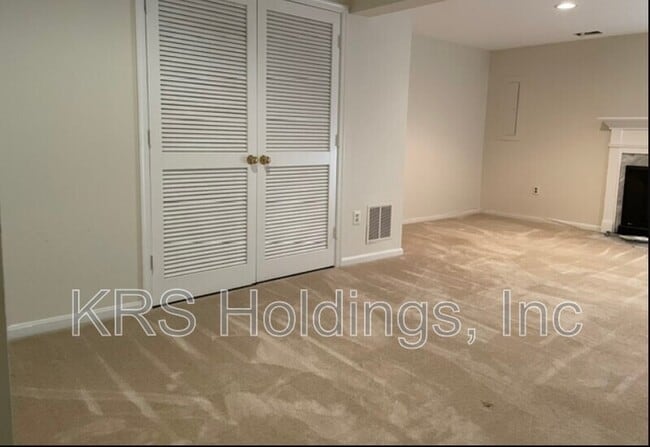 Building Photo - 6268 Walkers Croft Way