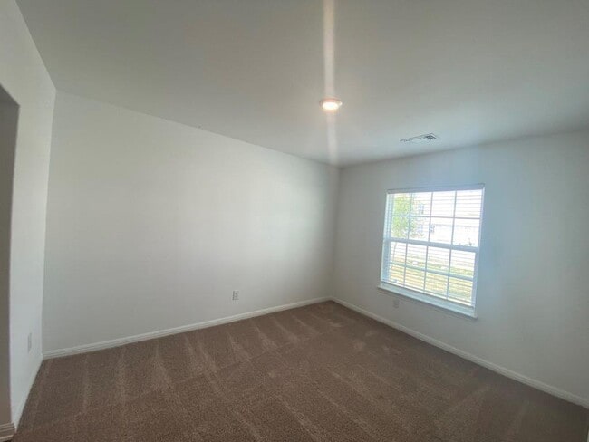 Building Photo - 309 Riverdale Dr