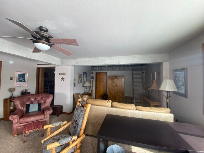 Building Photo - 21 Crested Mountain Ln
