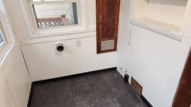 Building Photo - More Space Than Most Rentals — Three Bedroom Single-Family Home in Olean NY!