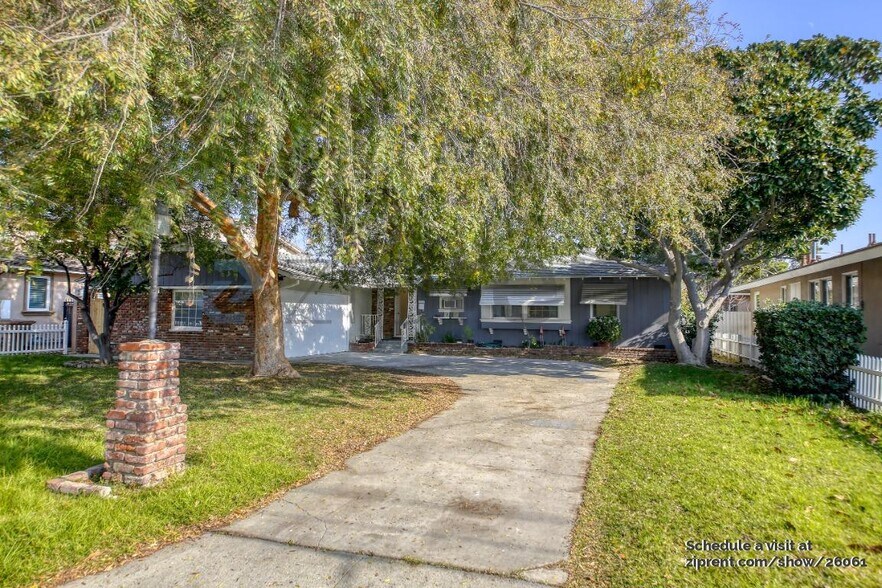 Building Photo - 12102 Brookhaven Park