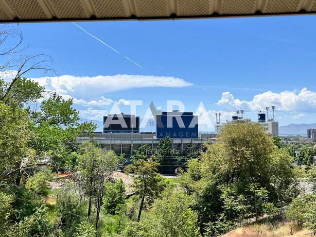 Building Photo - 270 2020 N