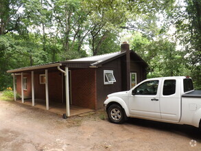 Building Photo - Cute 2BD/1BA House in Cullowhee available ...