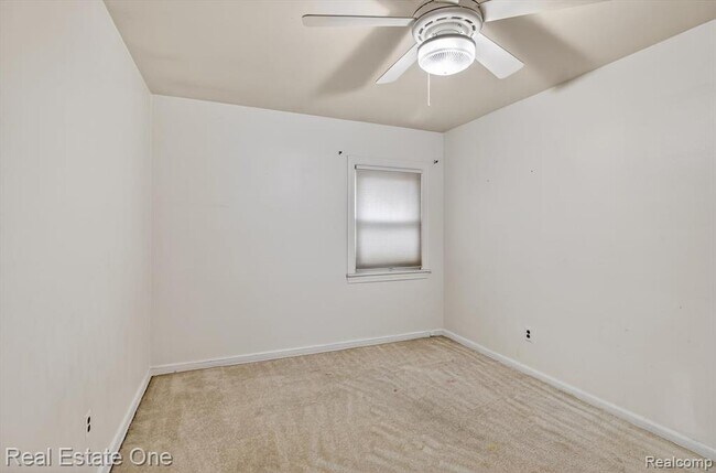 Building Photo - 7420 Drexel St