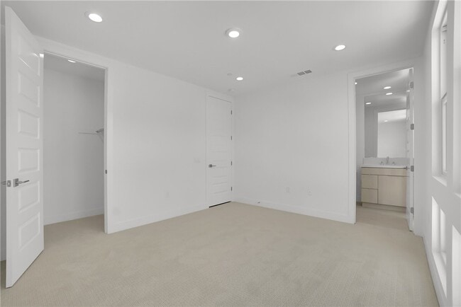 Building Photo - 168 Creation