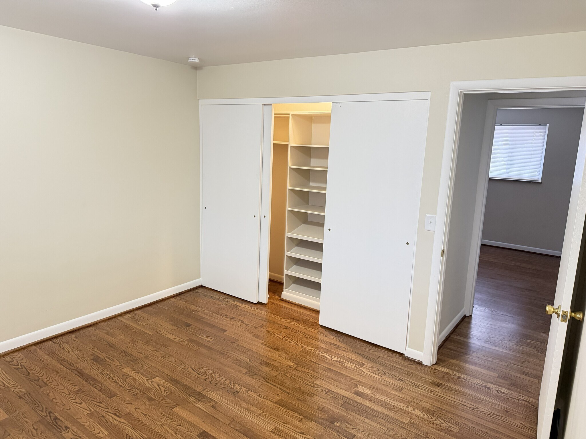 Building Photo - 6930 Euclid Ave