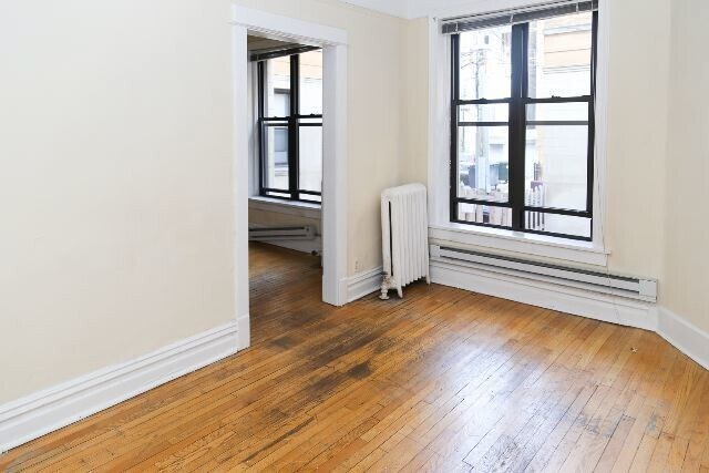 Building Photo - 438 W Belden Ave