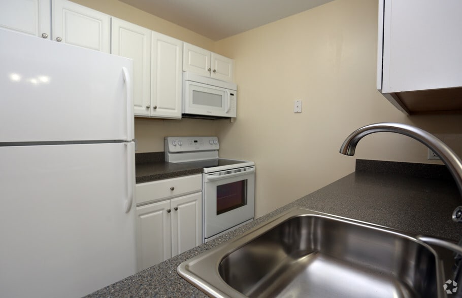 Bowling Brook Apartments 9000 Stebbing Way Laurel MD 20723