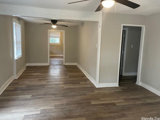 Building Photo - 202 Roosevelt Rd