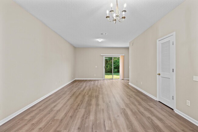 Building Photo - 310 Scrub Jay Dr