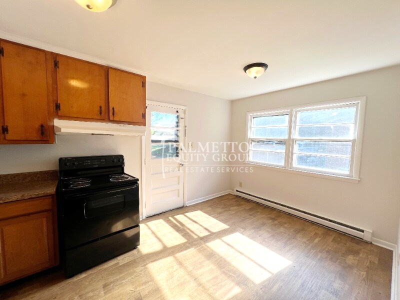 Building Photo - 2217 E Gate City Blvd