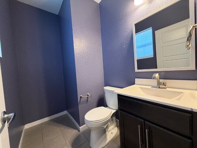 Building Photo - Georgous Three Bedroom Home in Reunion with Private Office, Loft & Chef’s Kitchen!