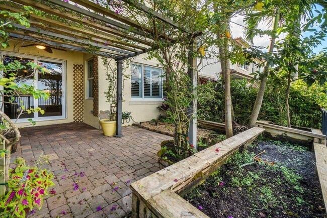 Building Photo - 8429 Cocoplum Sound Ln