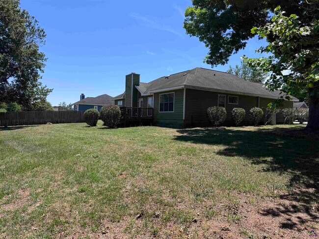 Building Photo - 125 Lenox Dr